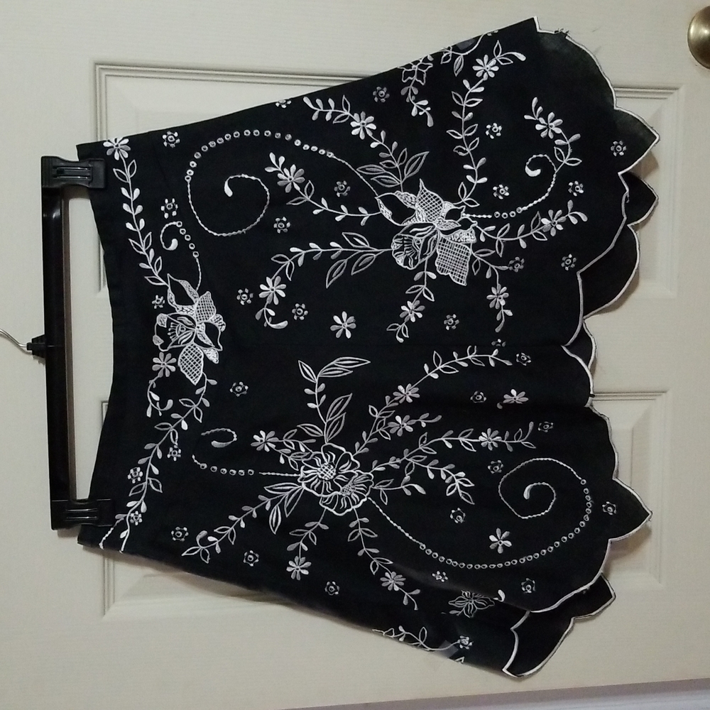Irregular hem skirt